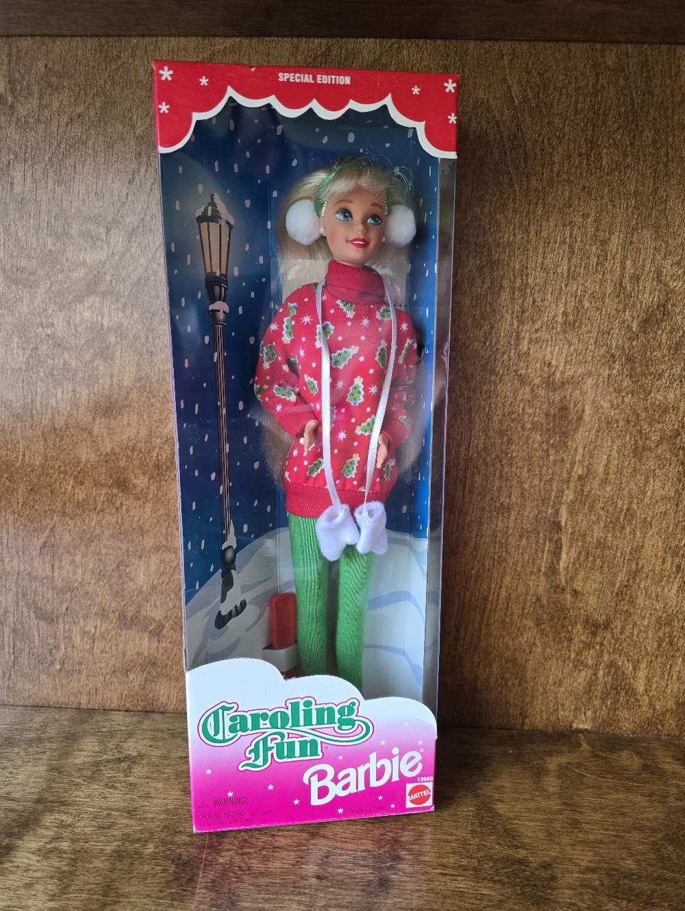 Vintage 1995 Mattel Caroling Fun Barbie Doll Blonde #13966 NRFB